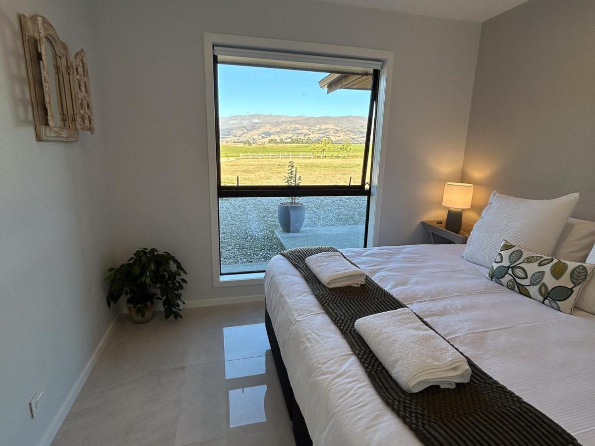 Tarras Serenity Haven - Mountain Views And Calm Exterior photo