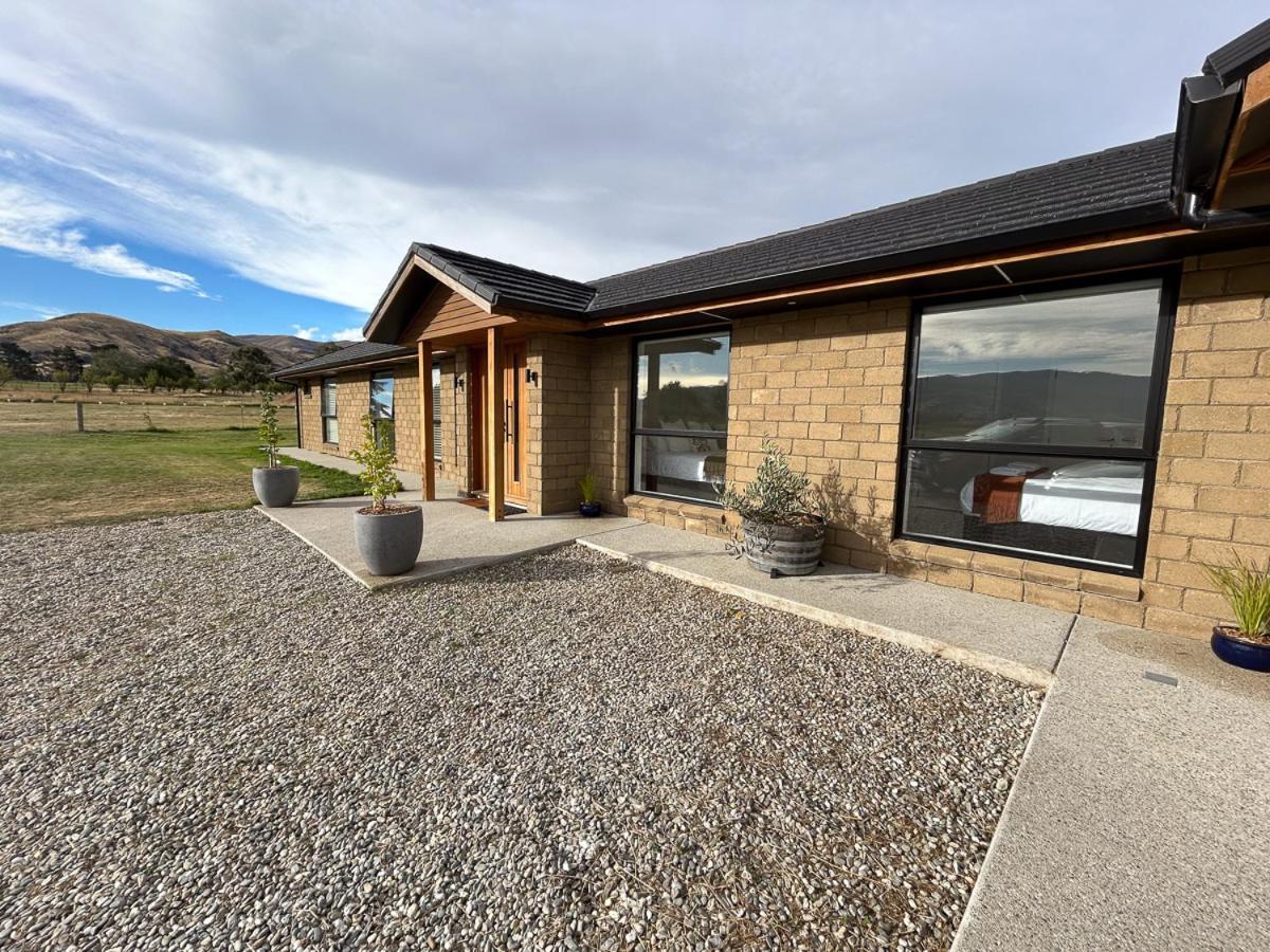 Tarras Serenity Haven - Mountain Views And Calm Exterior photo
